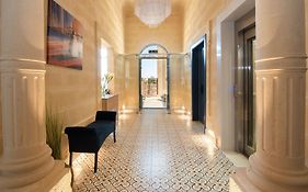 Georges Boutique Living